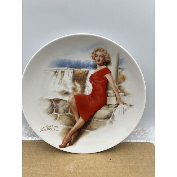 “NIAGARA” by Chris Notarile The Marilyn Monroe Collection COA 1992 - Picture 1 of 7